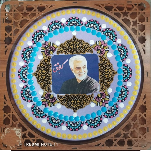 تابلو سفالی دیوارکوب عکس سردار – تکنیک پرشنگ و ماندالا